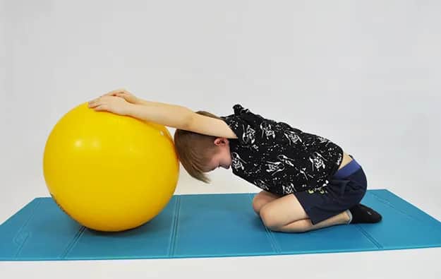 Jak rozciągać klatkę piersiową, aby poprawić postawę i uniknąć bólu