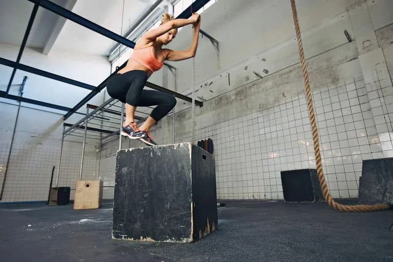 Ile kalorii spala CrossFit? Fakty, które zaskoczą każdego trenującego
