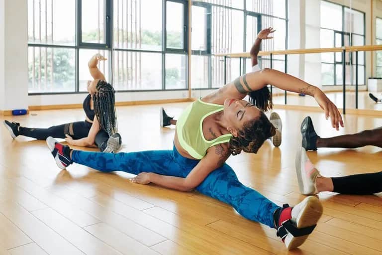 Ile trzeba ćwiczyć, żeby zrobić szpagat - odkryj prawdę o czasie treningu