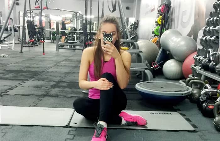 Jak zacząć ćwiczyć na siłowni dziewczyna - efektywne plany treningowe dla początkujących