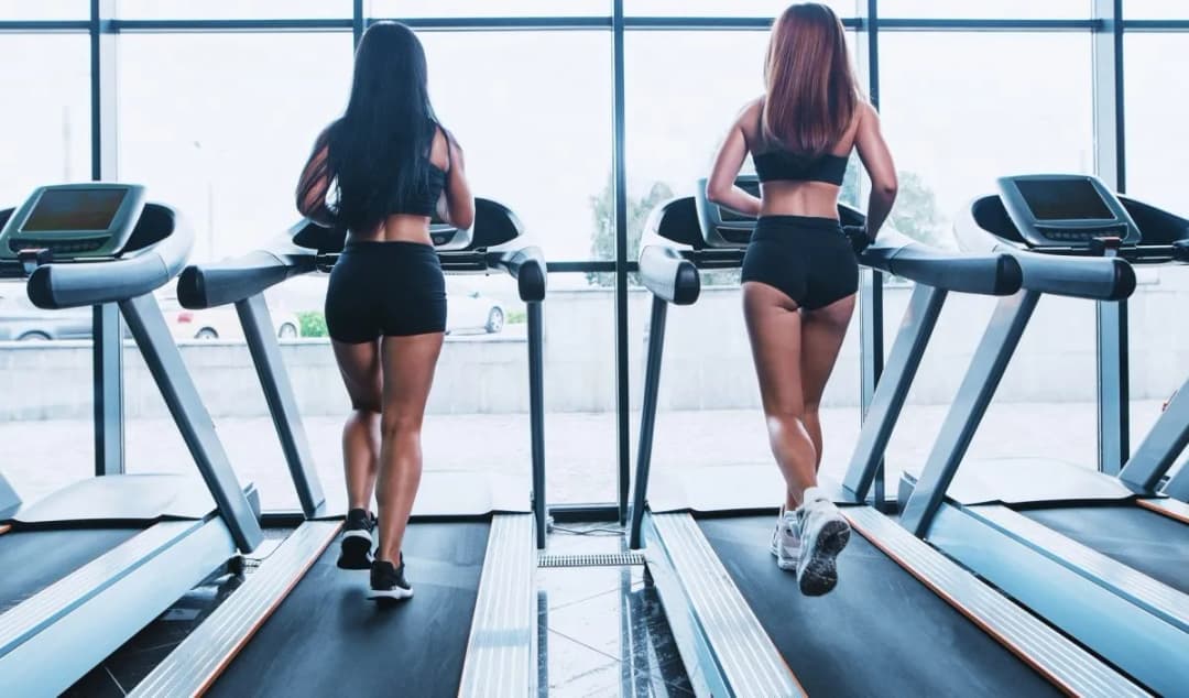 Jak ustawić interwały na bieżni, aby osiągnąć lepsze wyniki treningowe