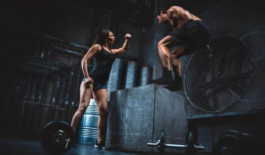 Czy crossfit pomaga schudnąć? Odkryj prawdę o odchudzaniu i diecie