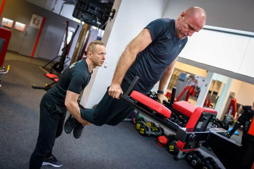 Jak ułożyć trening crossfit, aby uniknąć kontuzji i osiągnąć wyniki