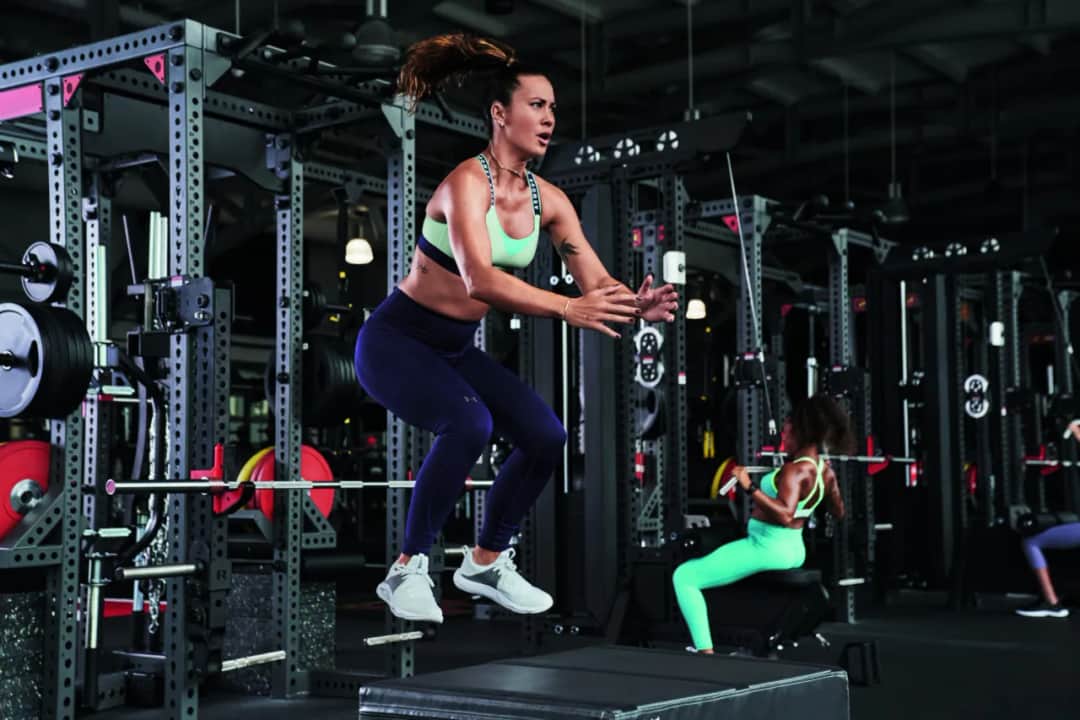 Jak wygląda trening crossfit? Odkryj tajniki intensywnych sesji